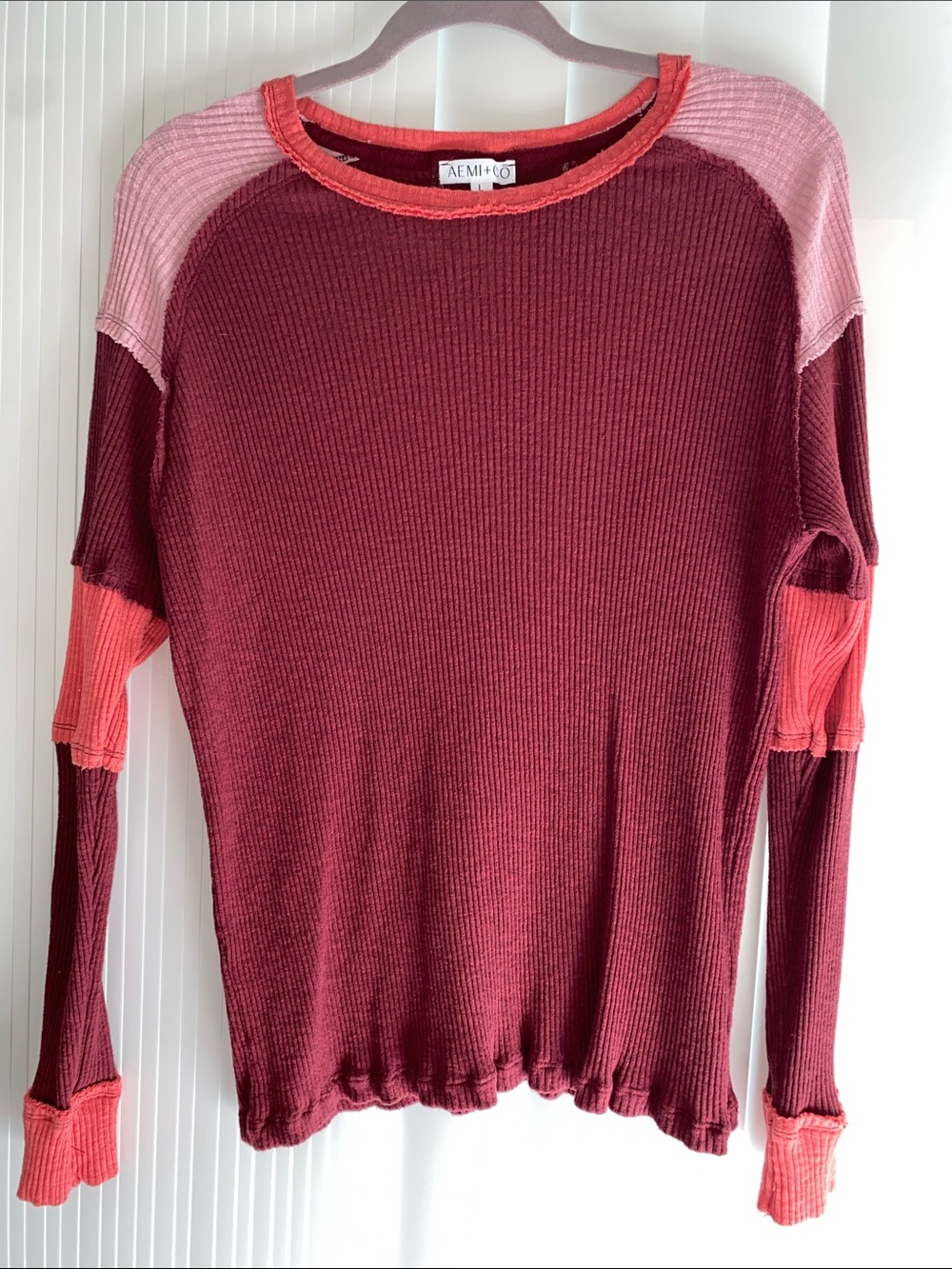 AEMI+CO Women's Colorblock Ribbed Long Sleeve Top - Burgundy & Pink